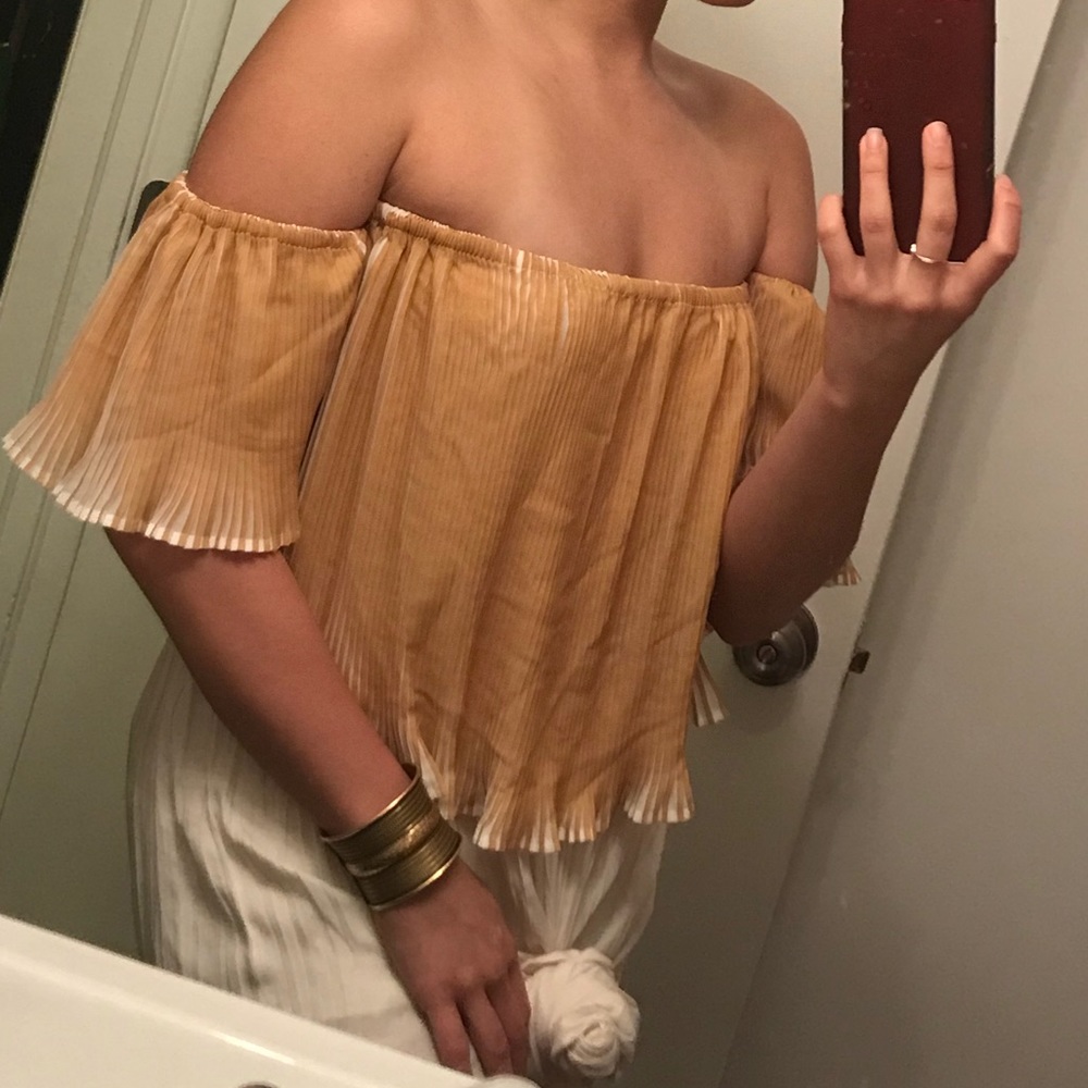 Mustard crop top Medium